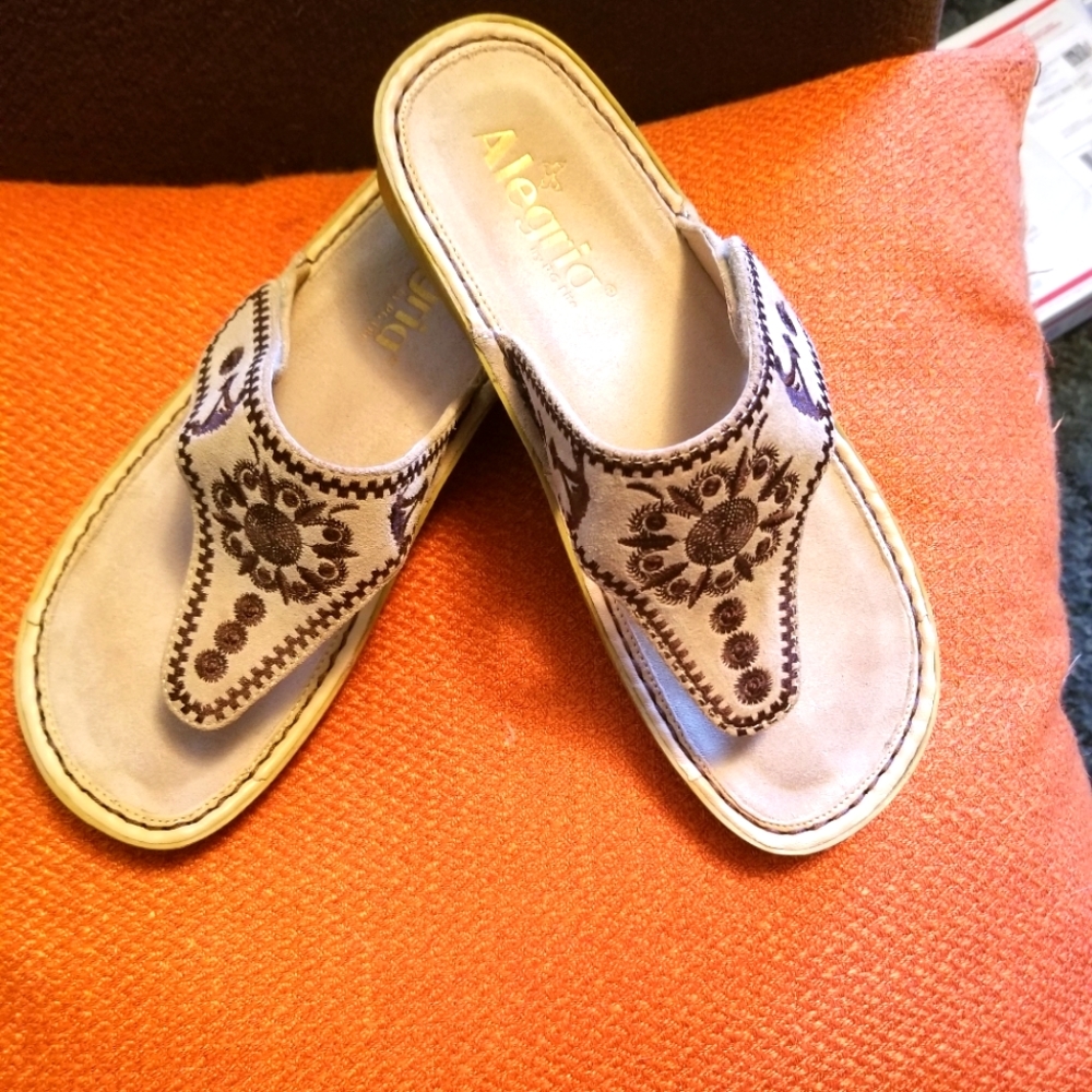 Alegria sandal, size 5.5, very light wear